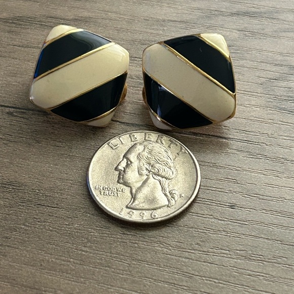 Vintage Monet Black & Cream Enamel Geometric Clip-On Earrings - Picture 2 of 4